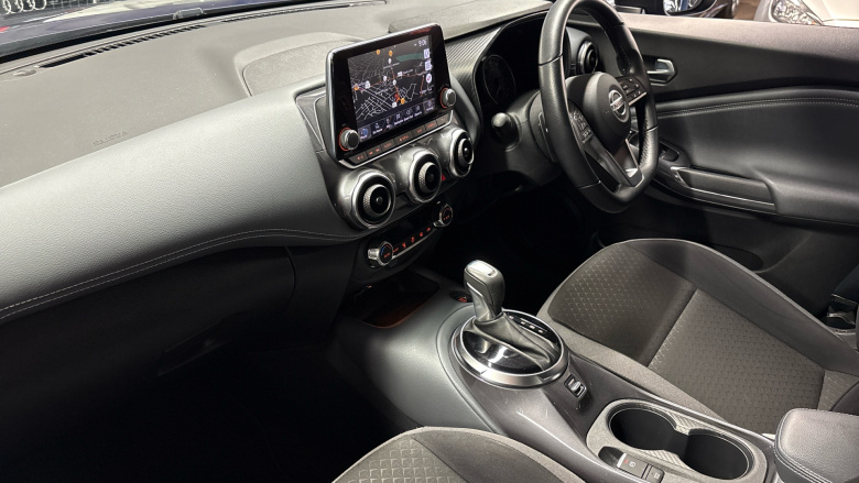 Nissan Juke 1.0 DiG-T 114 N-Connecta 5dr DCT Petrol Hatchback